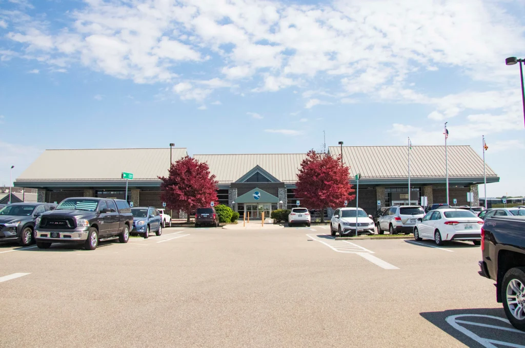 Photo of the entrance and parking lot at HGR